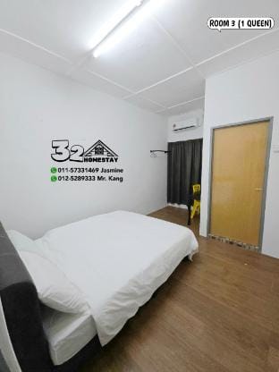 32 Homestay Vacation rental in Perak Tengah District