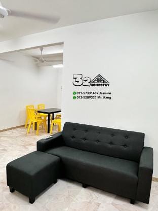 32 Homestay Vacation rental in Perak Tengah District