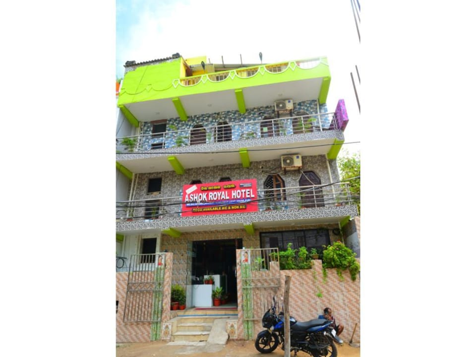 DhamStay Hotel Ashok Royal Near Beach Puri Hotel in Puri