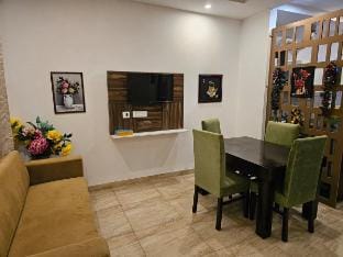 Luxury Flat By Trendy Feels Vacation rental in Punjab, India