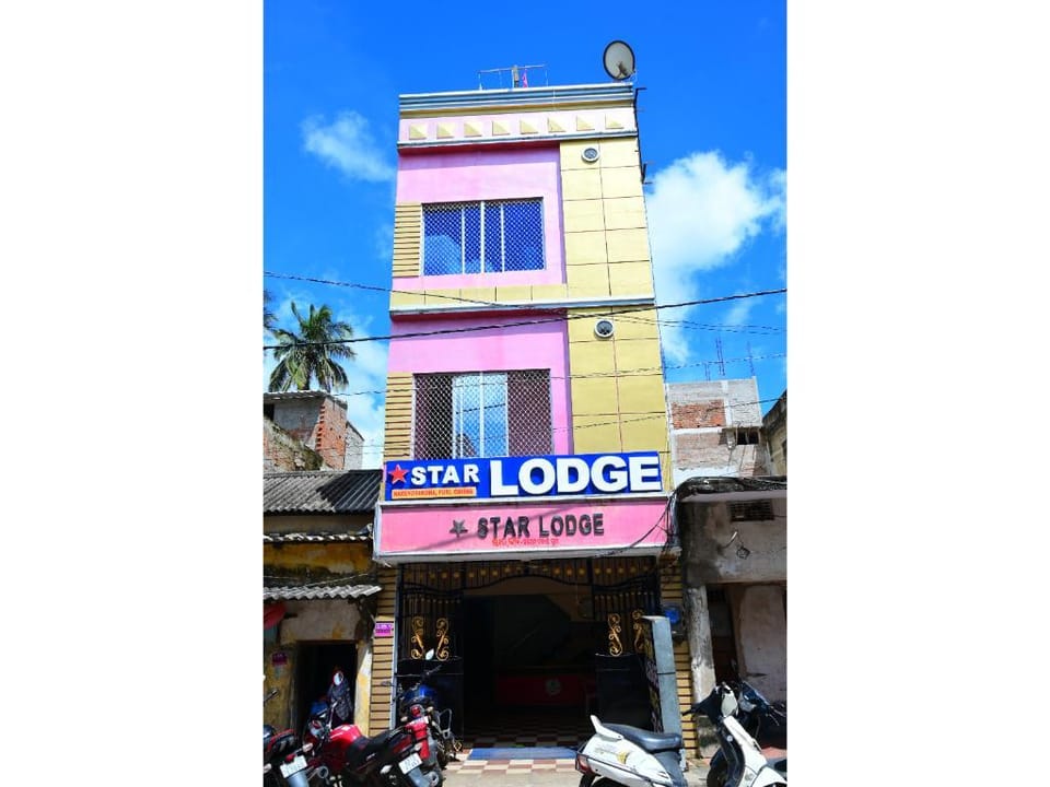 DhamStay Hotel Star Lodge Near Beach Puri Hotel in Puri