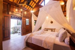 Joglo Pascaline - 3 Rooms Property Villa in Mengwi