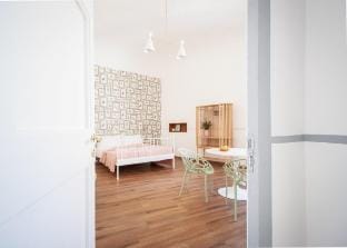 Beautiful Suite 2 min walk from SMN Station/Duomo Vacation rental in Florence