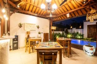 Joglo Pascaline Guesthouse Vacation rental in North Kuta