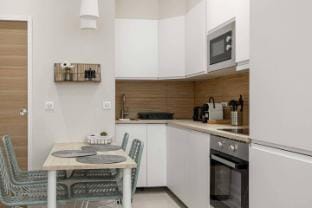 Cozy renovated apartment - 1BR/4p - Hyper Center Apartment in Antibes