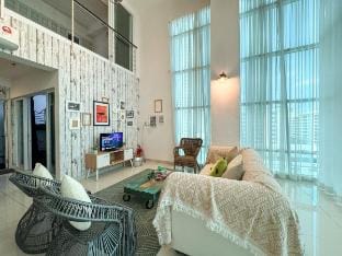 Maritime | Duplex Spacious & Vintage | 8PAX 2R2B Vacation rental in George Town