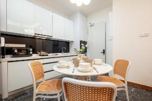 Royce w Bath Tub 2Bedroom 5Pax 10 min walk to KLCC Vacation rental in Federal Territory of Kuala Lumpur