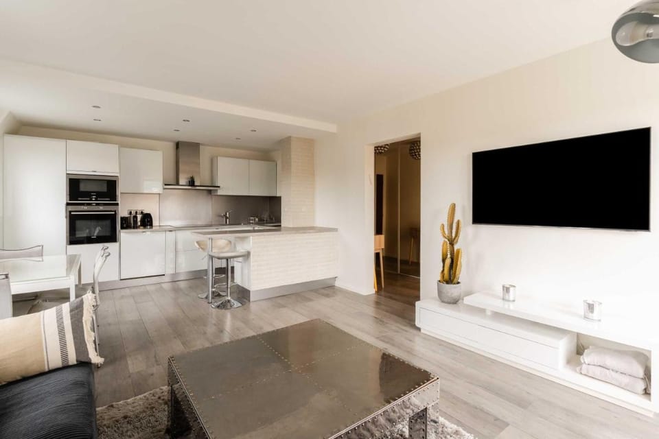 Renovated apartment sleeping 6 - pool and tennis Apartment in Deauville