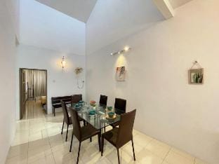 Jovial Single Storey Cozy Haus 9Pax @ Lunas Vacation rental in Penang