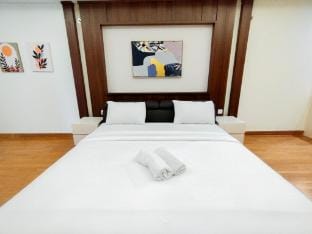 Luxurious 2BR One East Penthouse Apt By Travelio Apartment in Surabaya