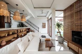 3 bd Villa Big Garden Private Pool + Pandan Views Villa in North Kuta