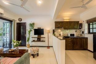 Maka Zai - 2 BHK Apartment - Pool - 1 km from Baga beach Vacation rental in Benaulim