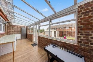 Comfortable 3-Bed Home with Double Parking | Book! Vacation rental in Gravesend