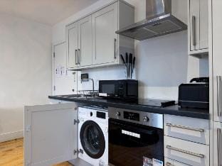 Huge Family Suite With 2 Double Beds & Sofa Bed Vacation rental in Maidstone