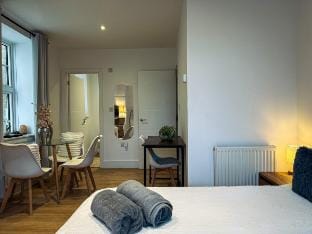 Amazing Central Superior Suite | Book Now Vacation rental in Maidstone