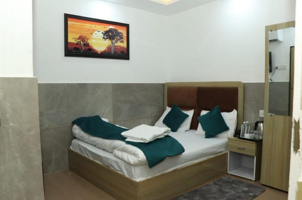 Goroomgo Banaras paradise Varanasi Hotel in Varanasi