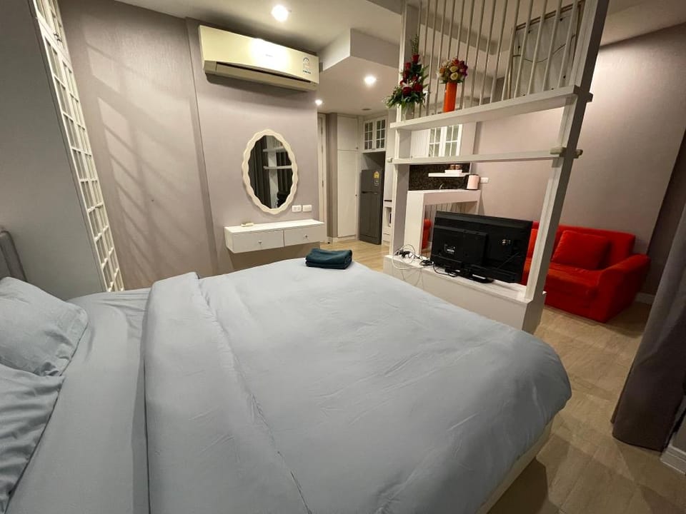 Easy Easy8 @ the patio Apartment in Chon Buri Changwat