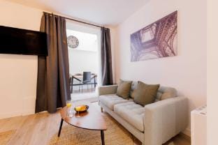 GT-49-ROCHECHOUART-II Apartment in Paris