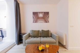 GT-49-ROCHECHOUART-II Apartment in Paris