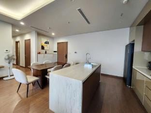 Căn Hộ 3 Phòng Ngủ View Hồ Tại The matrixone Apartment in Laos
