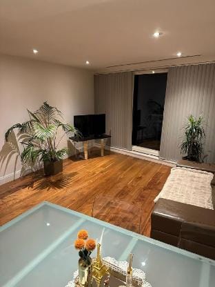 Regents Park Cosy Getaway | Balcony Vacation rental in London Borough of Camden