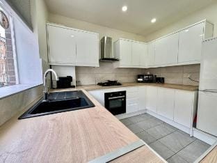 Baker Street Beauty | 2 Bed Apartment Vacation rental in City of Westminster