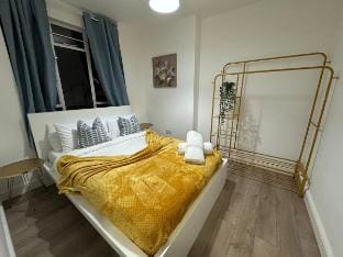 Baker Street Beauty | 2 Bed Apartment Vacation rental in City of Westminster