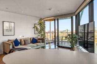 Battersea Power Station | River View | 2BR 2BA Apartment in London