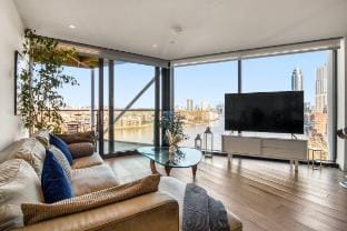 Battersea Power Station | River View | 2BR 2BA Apartment in London