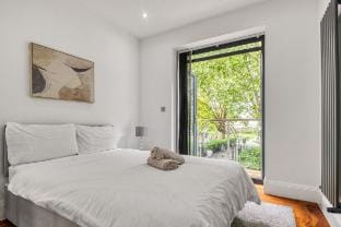 Elegant & Spacious House | 3BR 3BA Balcony Vacation rental in London