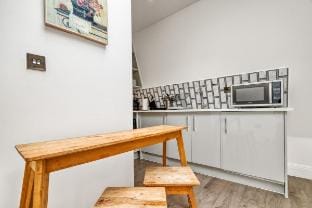 Bright & Glamorous | 1BR 1BA Balcony Vacation rental in London