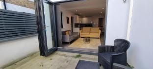 Heart Warming 1BR Ground Floor + Private Patio Vacation rental in London