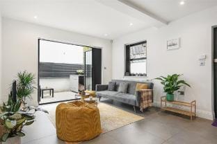 Heart Warming 1BR Ground Floor + Private Patio Vacation rental in London