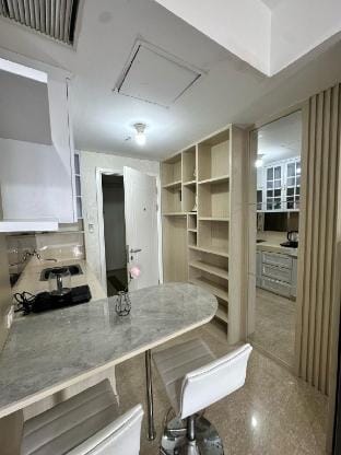 Apartemen Lincoln Studioroom lantai 17 diatas mall Apartment in Indonesia