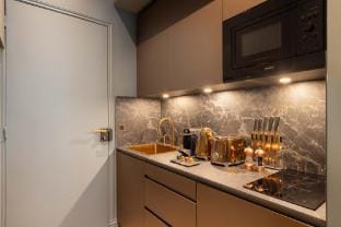 The Grand Champs Elysées Apartment in Paris