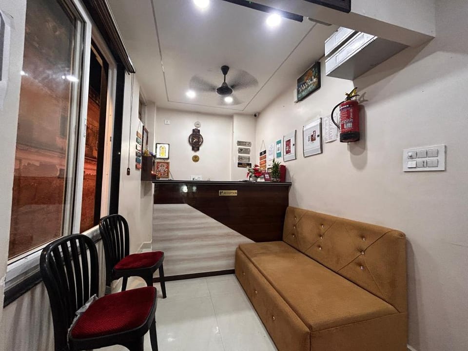 Goroomgo Prince Ayodhya Hotel in Nepal