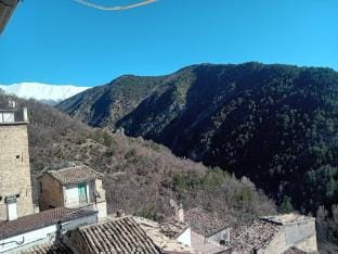 Charming Mountain Retreat in Pacentro, Italy Vacation rental in Molise, Italy