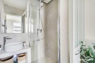 Charming apartment - 2BR/6P - Faubourg-du-Roule Apartment in Paris