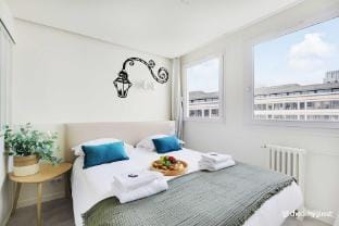 Charming apartment - 2BR/6P - Faubourg-du-Roule Apartment in Paris