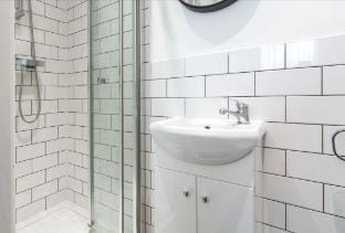 Hollis House by Yoko Property Vacation rental in Coventry