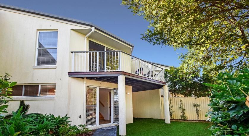Advance Place Private Townhouse Hotel in Sunrise Beach