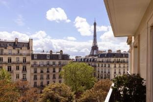 Luxurious Home in Triangle d'Or- Eiffel Tower View Vacation rental in Paris