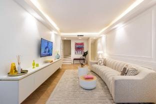 Chic house - 3BR/8P - Ternes/Arc de Triomphe Vacation rental in Paris