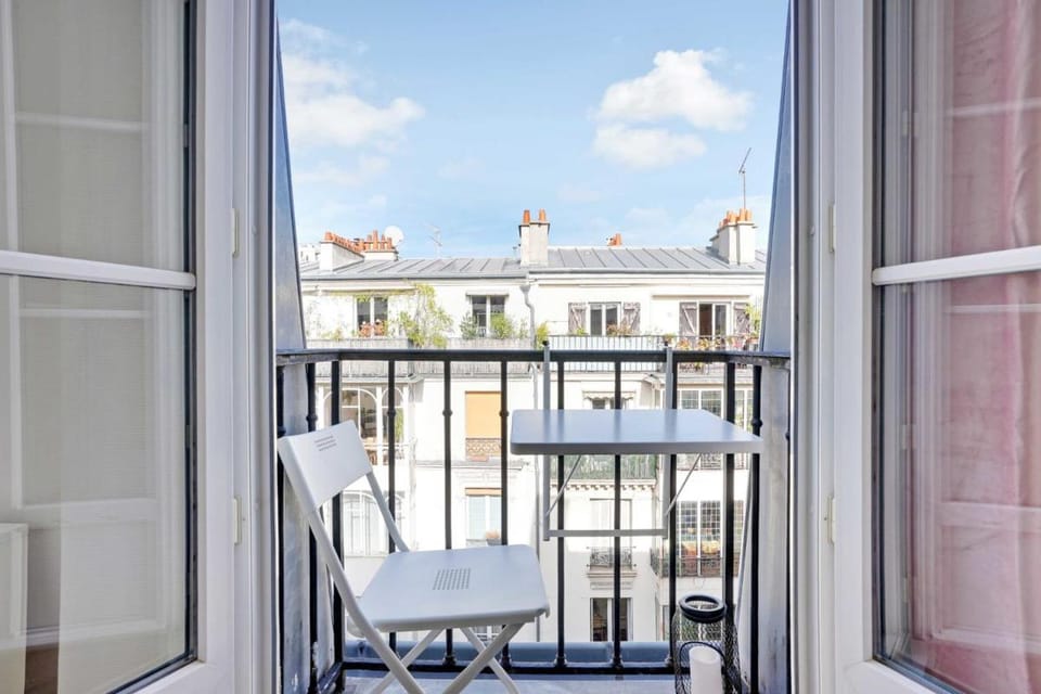 Modern apartment - 2BR/4P - Sacré-Cœur  Apartment in Paris