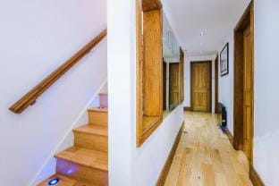 The Knutsford Townhouse by Staycay Apartment in England