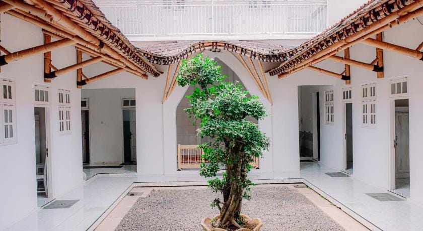Cozy Corner House Bed and Breakfast in East Java