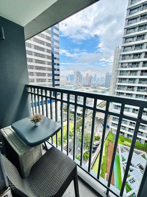 Serenitude Staycation by Khaila - Fame Residences Apartment hotel in Mandaluyong