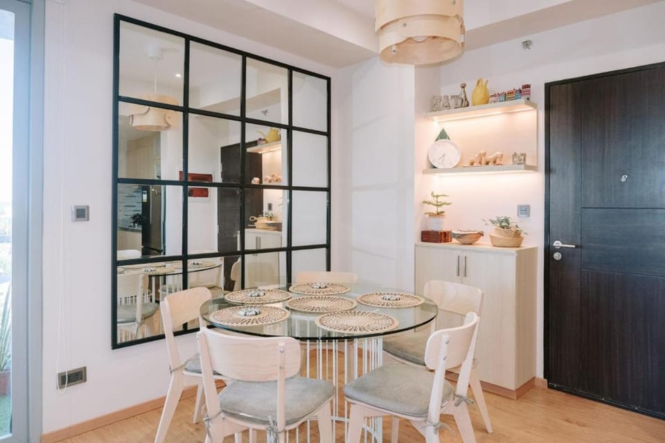 The King Suite Experience Apartment in Iloilo City