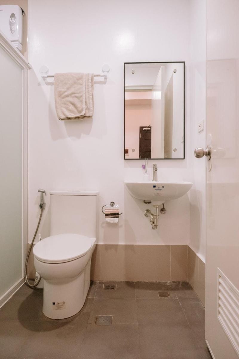 Stylish 1BR City Apartment Vacation rental in Iloilo City