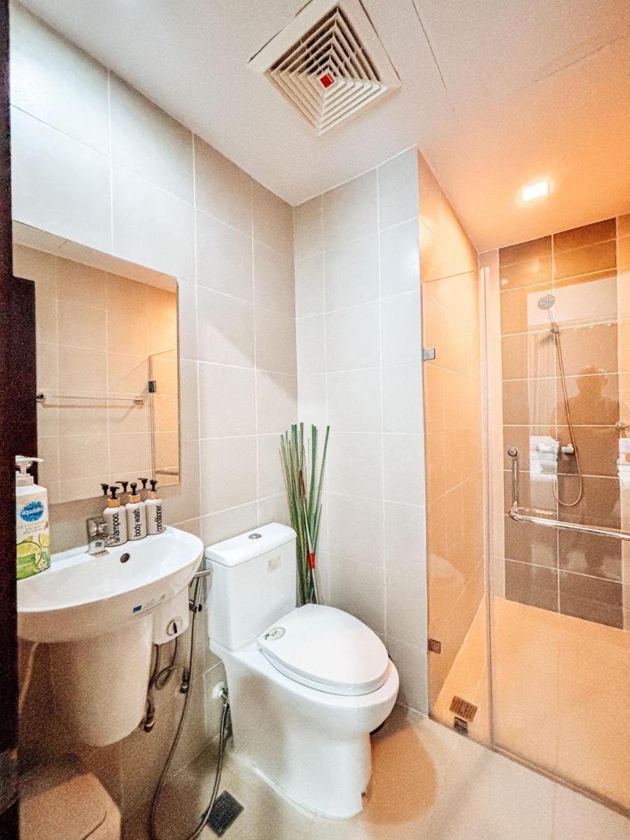 King Studio with Grand Views Apartment in Iloilo City